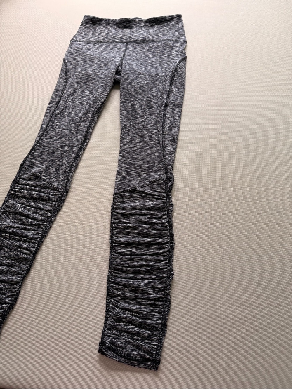 Lululemon Athletica Gray Heather Ruched Leggings size 6